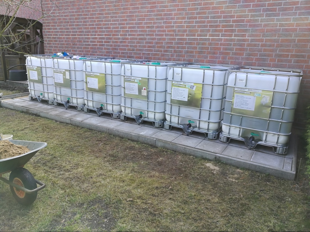 Klicke auf die Grafik für eine vergrößerte Ansicht

Name: IBC Container.jpg
Ansichten: 3362
Größe: 647,7 KB
ID: 95468